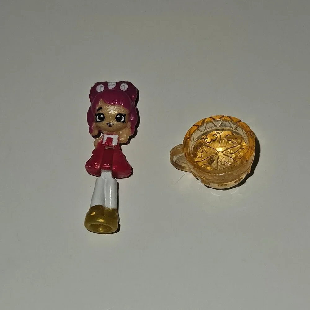 Shopkins Lil' Secrets Party Pop Ups Pink Cat Compact Girl Figure READ